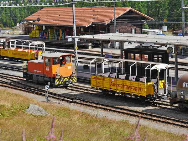 Im Bahnhof Pontresina . . . . . ,