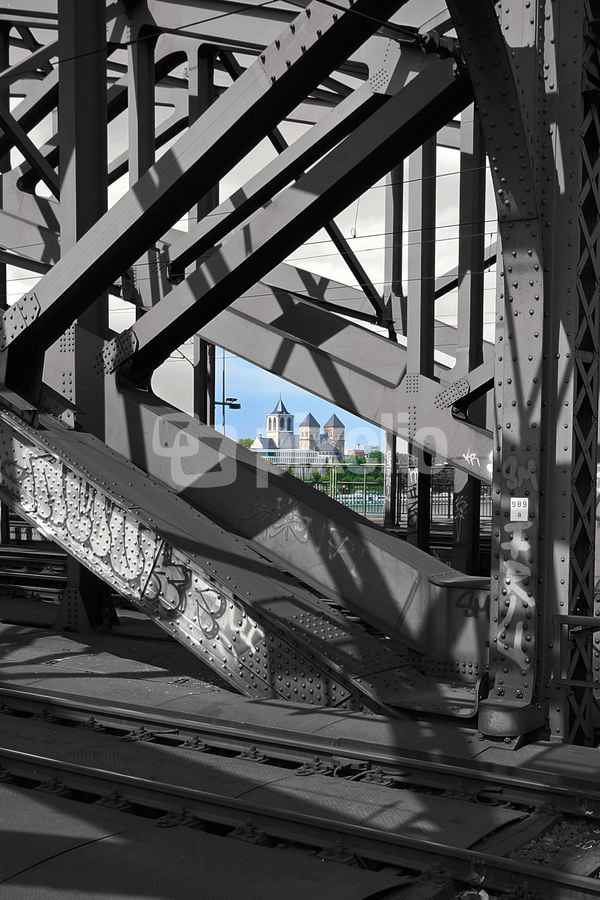 Hohenzollernbrücke Durchblick