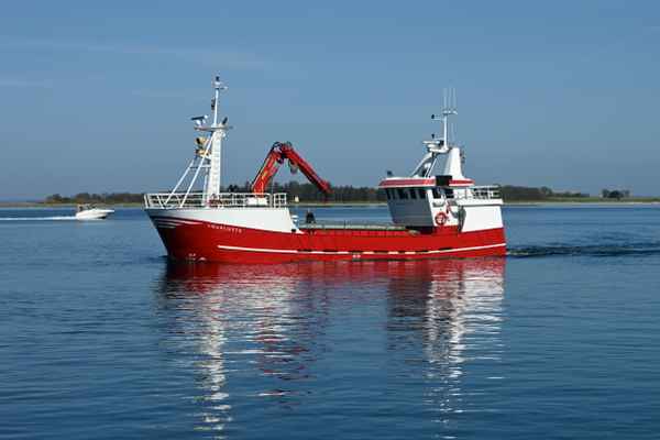 Schiff unterwegs