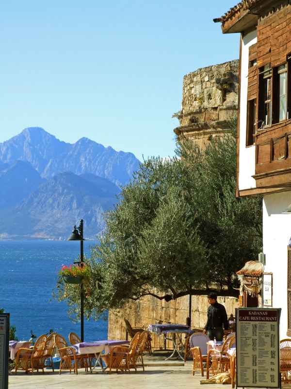 Altstadt Antalya, Restaurant mit Meerblick (Türkei)