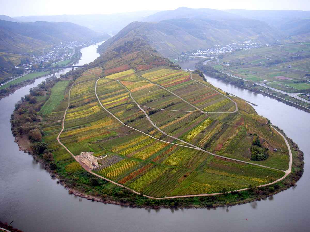 Moselschleife im Herbst