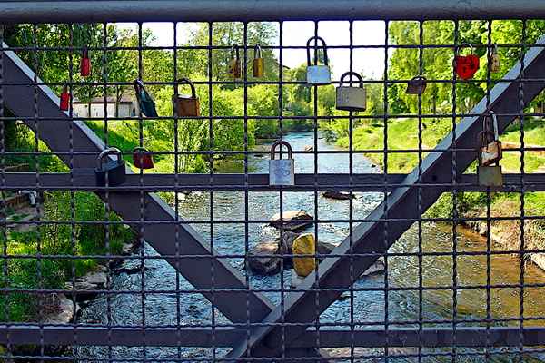 Emiliensteg über die Enz in Pforzheim