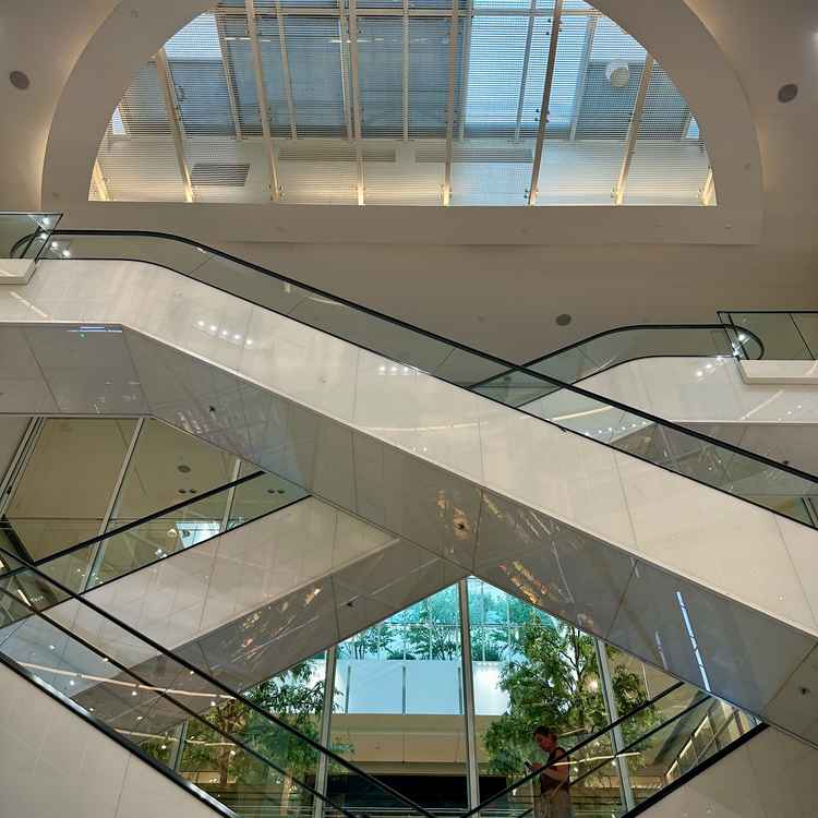 Rolltreppen in Bon March&eacute; - Paris