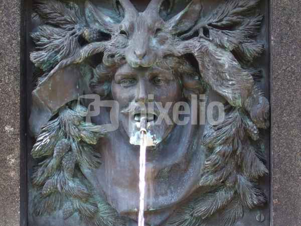 erzherzog johann brunnen graz 5
