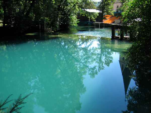Spiegelung im Blautopf_2