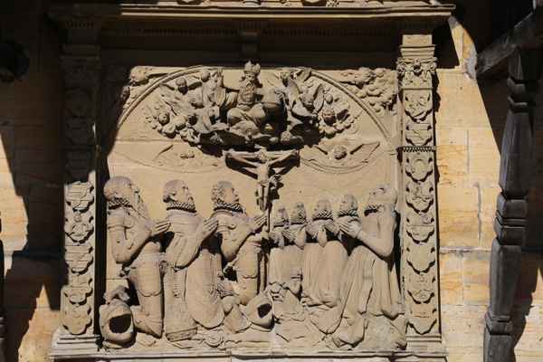 Kirchliches Relief