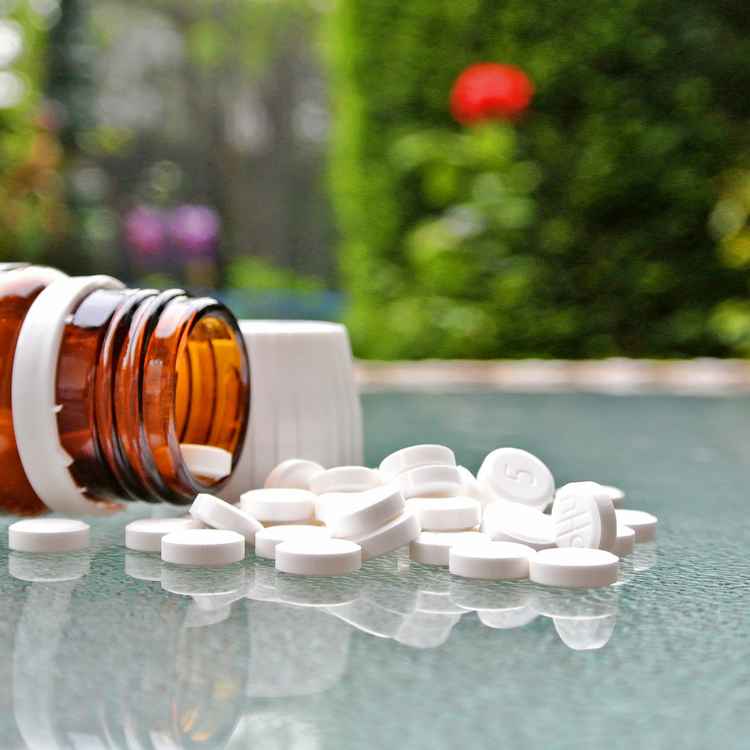 schüßler salze: tabletten und fläschchen