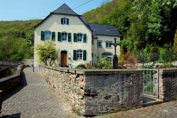 Das Pfarrhaus zu Monreal in der Eifel