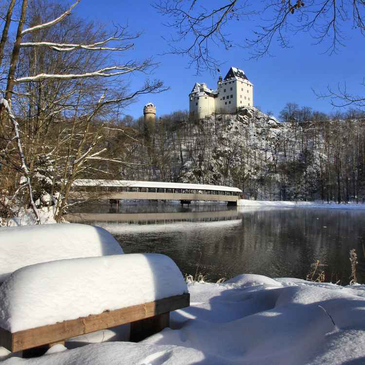 Schnee und Schloss Burgk
