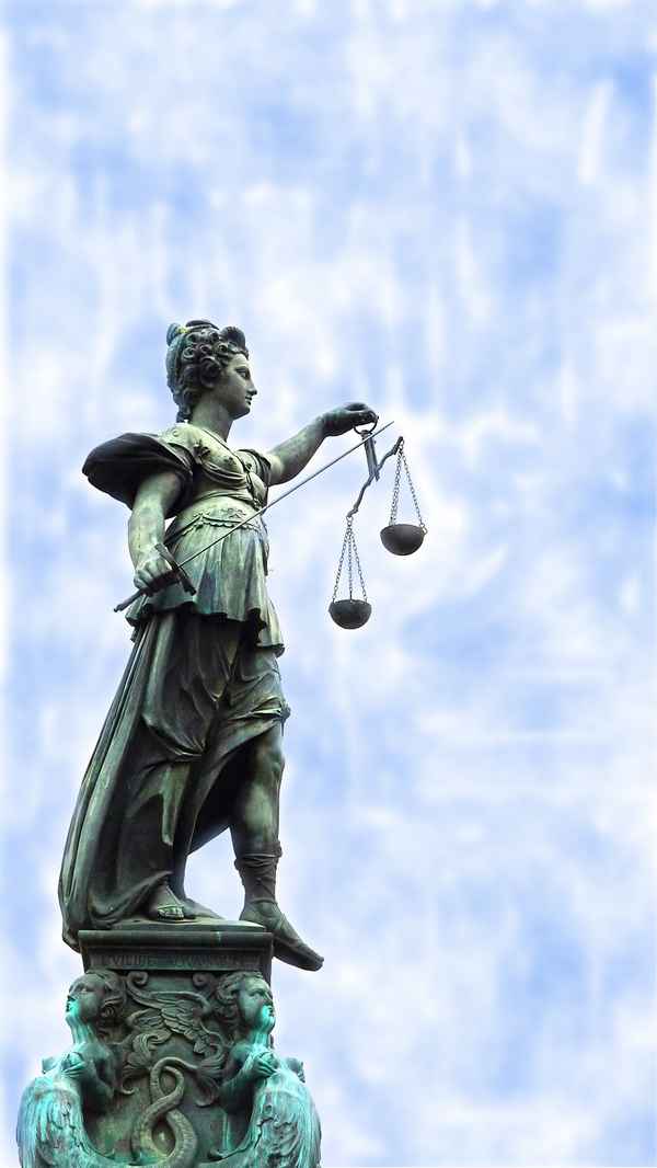 Justitia ........