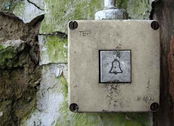 Klingelknopf DDR-korrodiert