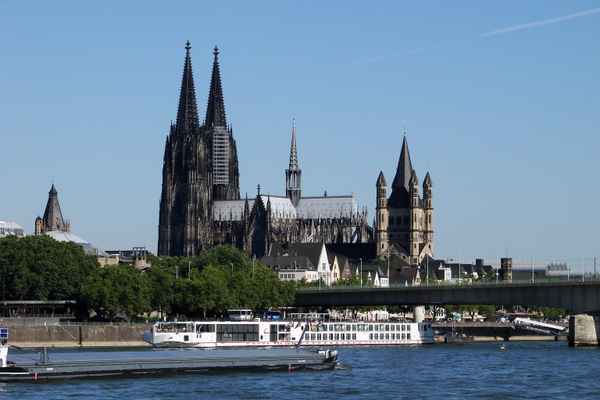 Kölner Dom, vom Rhein aus gesehen