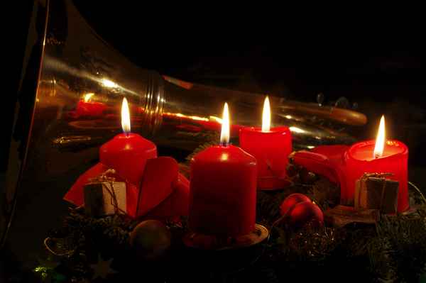 Advent,  Advent....