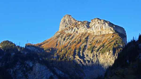 Erste Sonnenstrahlen am Gällihorn