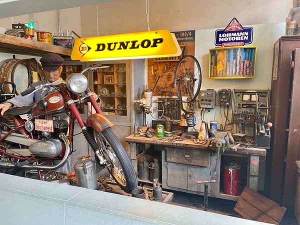 Motorrad-Werkstatt fr&uuml;her