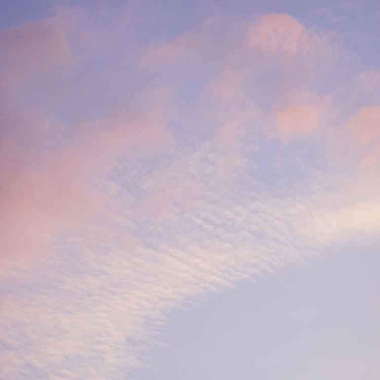 Abendhimmel - Lila Wolken