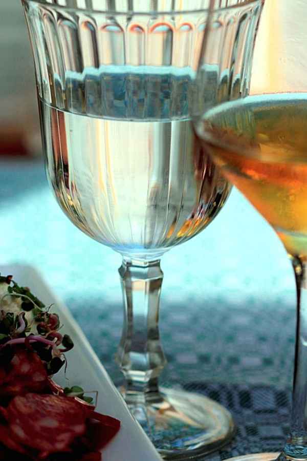Das obligatorische Glas Wasser