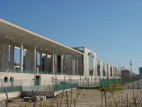 Berlin: Kanzleramt und Fernsehturm