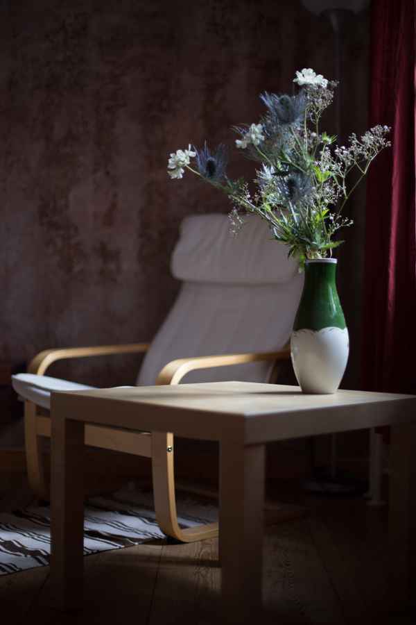 Genießer-Ecke mit Blumen