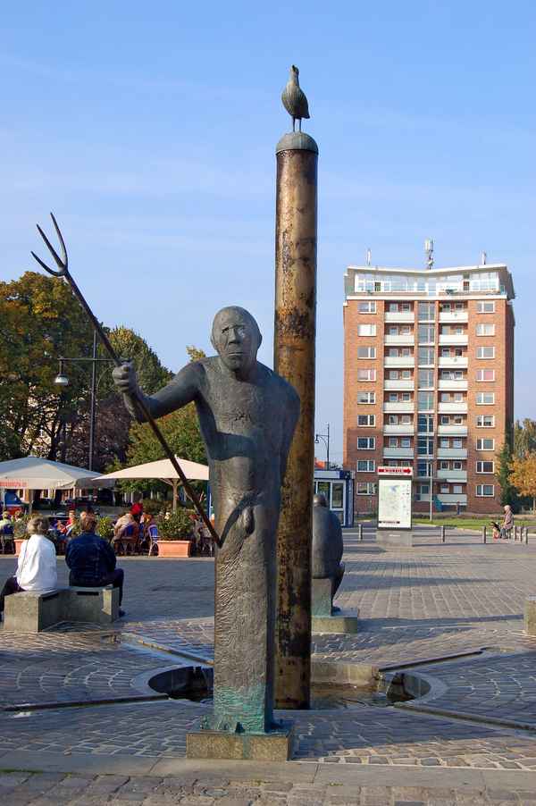 Rostock - Altstadt - Neuer Markt mit Möwenbrunnen