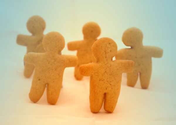 Plätzchenmännchen in Nebel