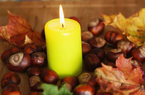 Kerzenlicht im Herbst