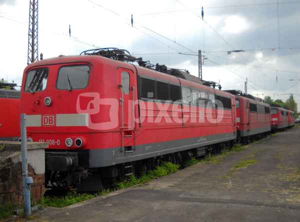 Abgestellte Loks der Baureihe 151 in Dillingen/Saar