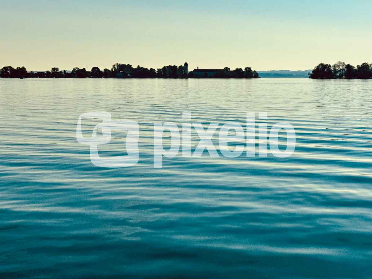 Chiemsee mit Inseln