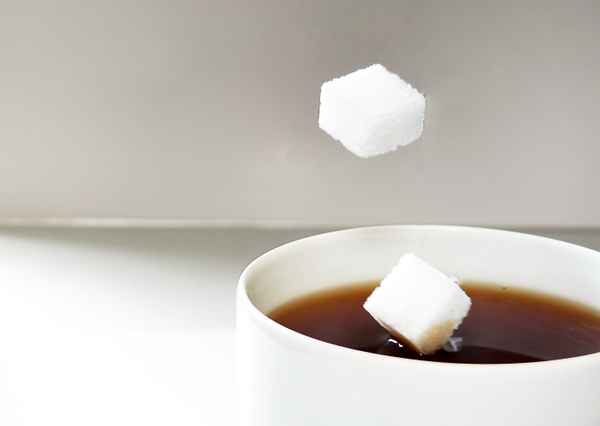 Zucker im Kaffee/Tee ---