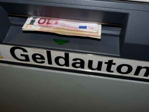 Geld entnehmen