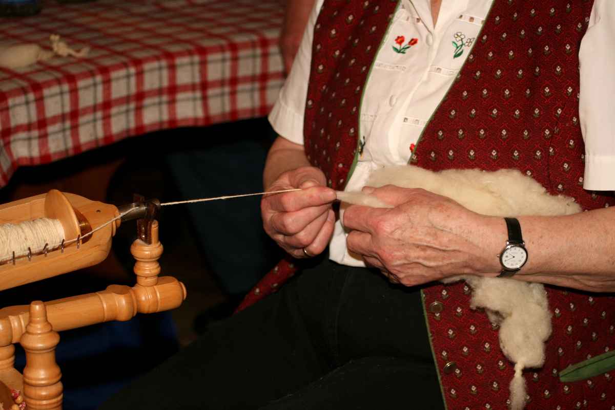 spinnen mit dem spinnrad