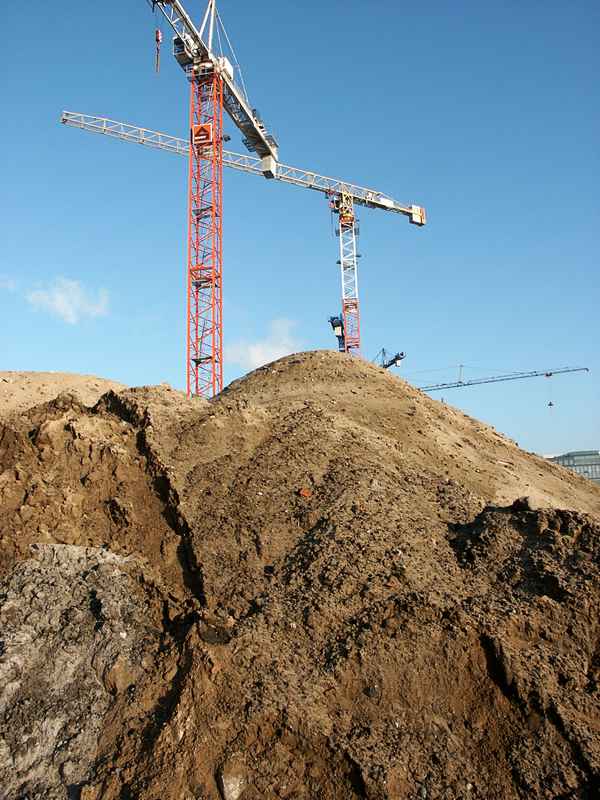 Hafencity - Sand und Kräne