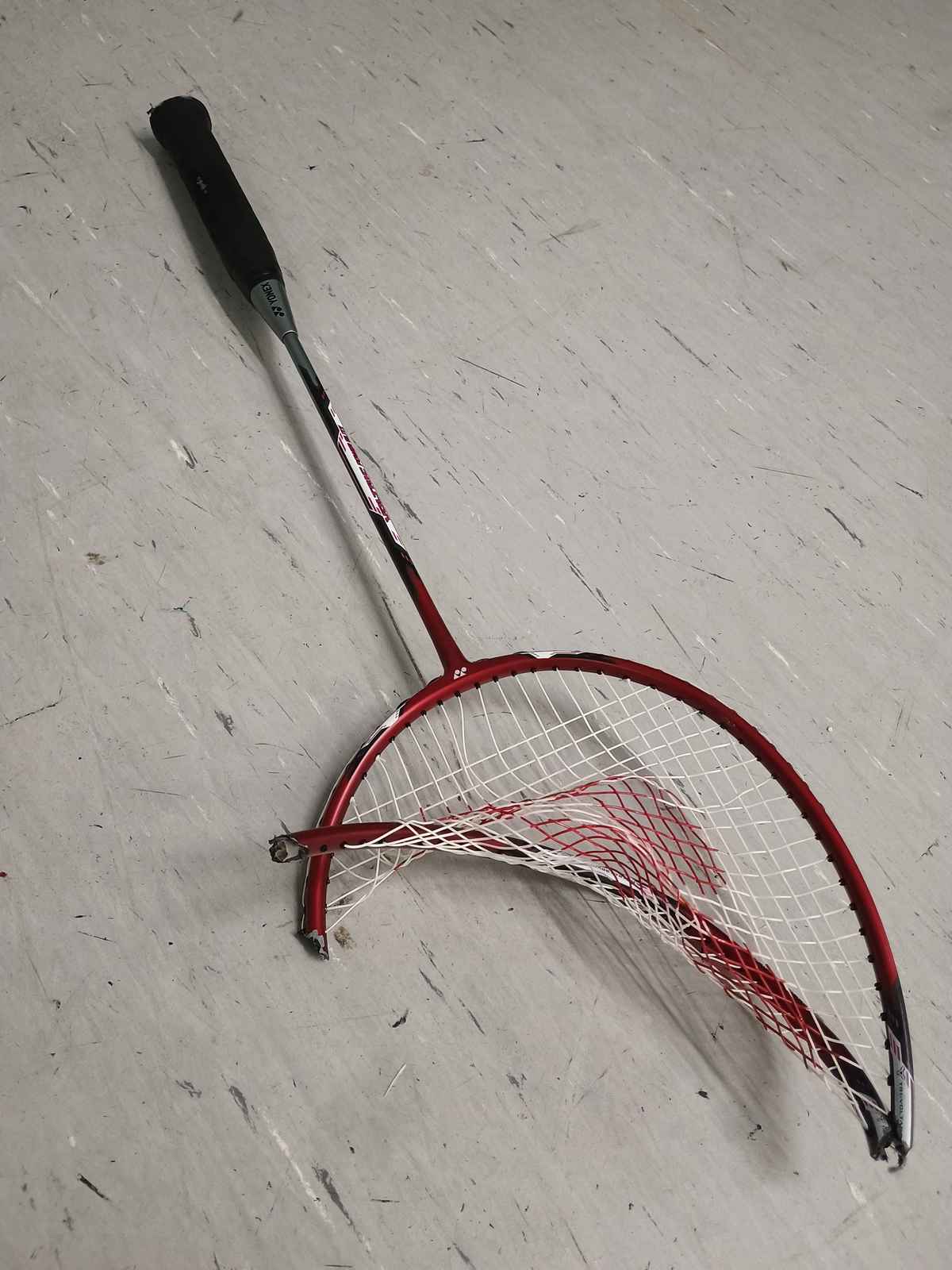 Badminton Schläger kaputt