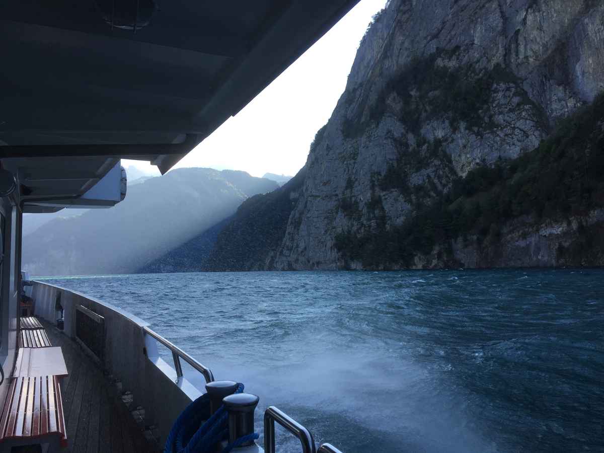 Föhnsturm auf dem Urnersee