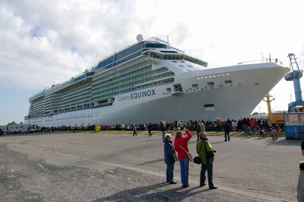 Ausdocken der Celebrity Equinox