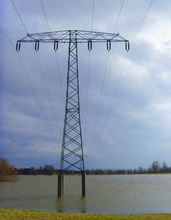 Hochwasserbeginn an der Elbe