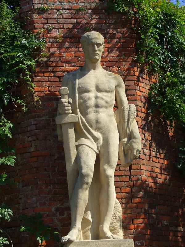 schlossberg kriegerdenkmal