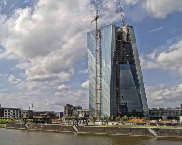 EZB Neubau Juli 2013