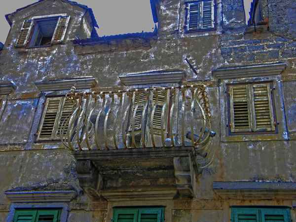 eine verfallene fassade