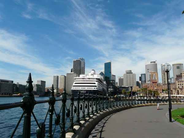 sydney opera house and harbour