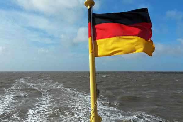 Flagge und Meer