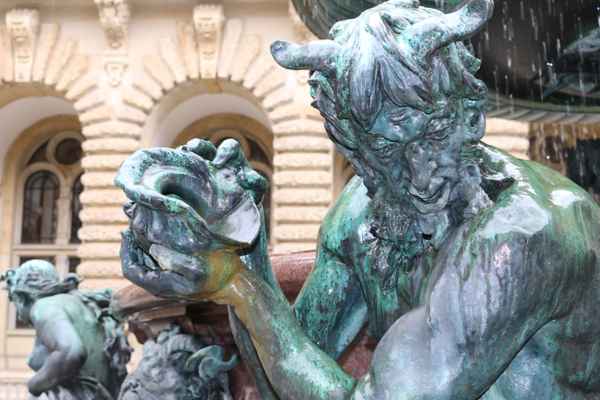 Wassergeist - Hygieia-Brunnen