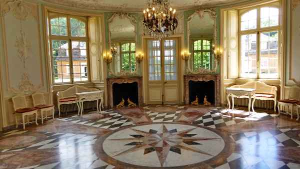 Schloß Clemenswerth - Zentralpavillon mit barockem Rundsaal
