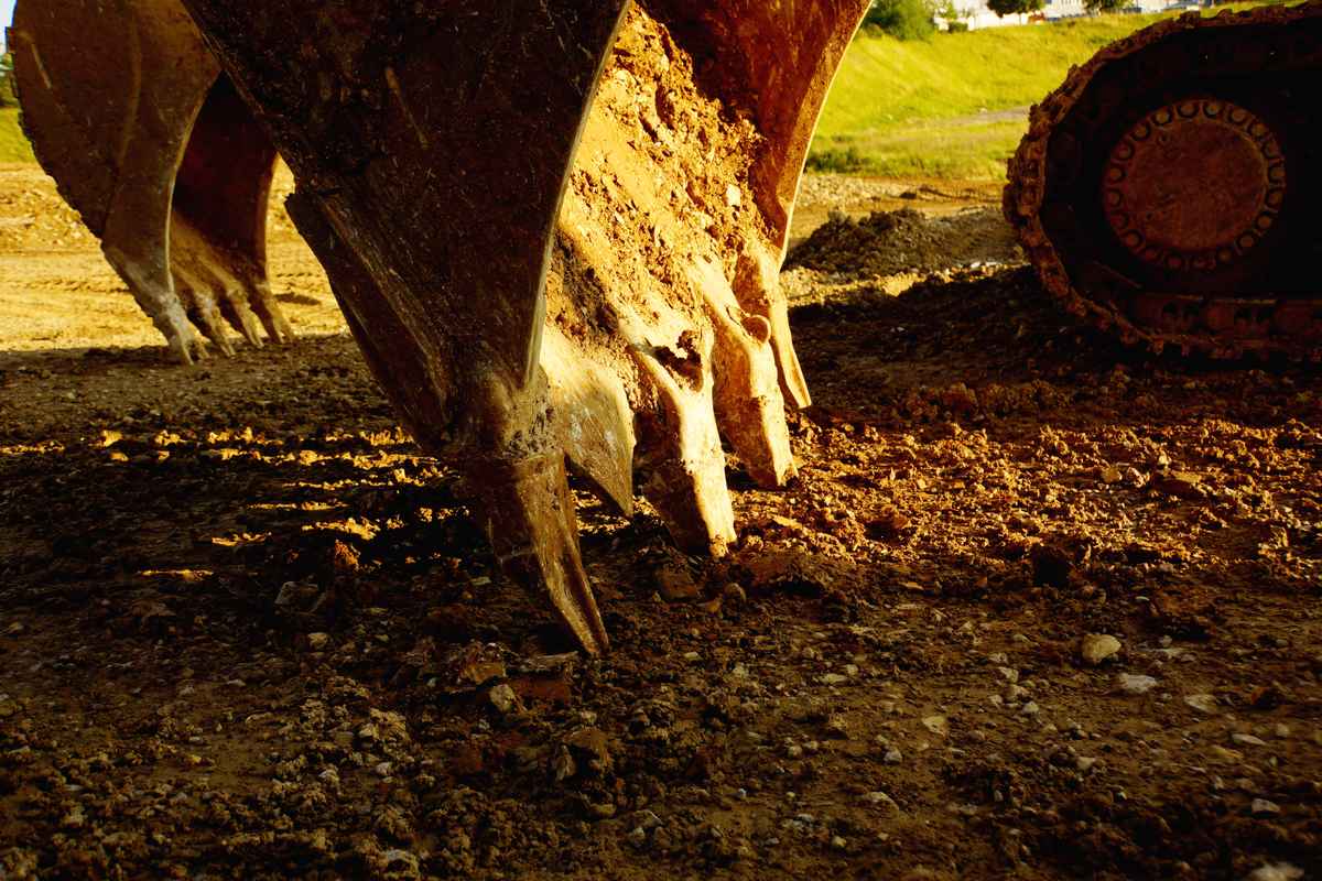 Straßenbau - Baggerschaufeln