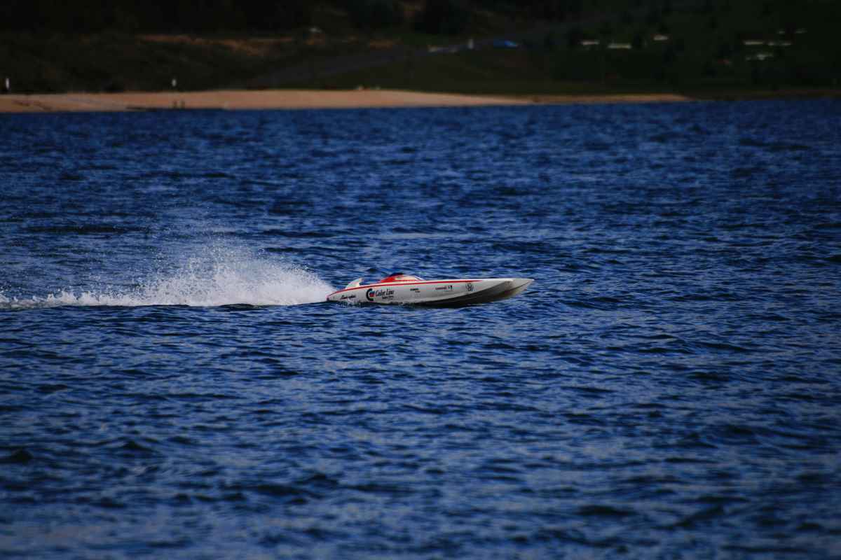 Rennboot