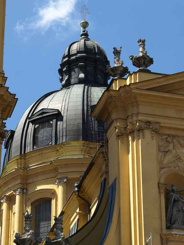 München, Theatinerkirche 2