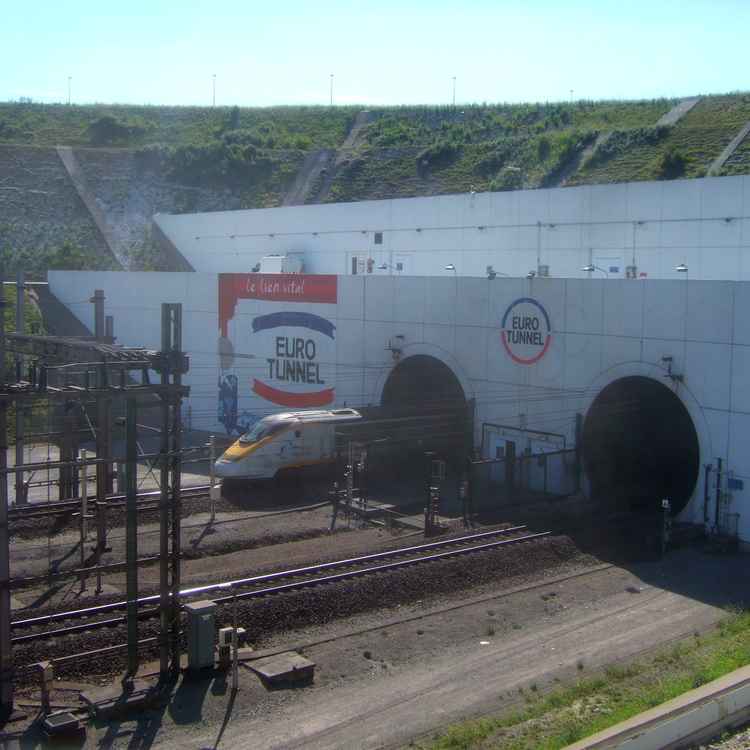 Eurostar fährt in Eurotunnel