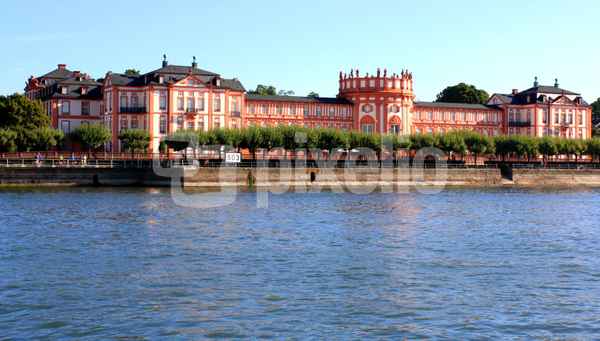 SCHLOSS BIEBRICH (Rheinseite)