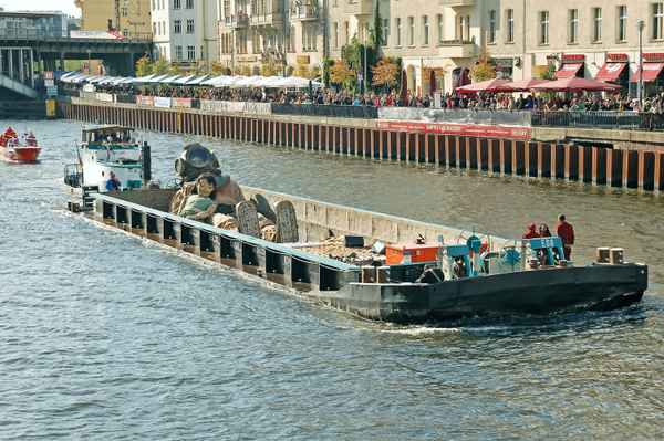 Kl. Riesin u. Taucher im Kahn 3