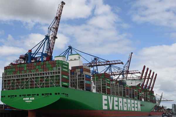 Weltweit größtes Containerschiff